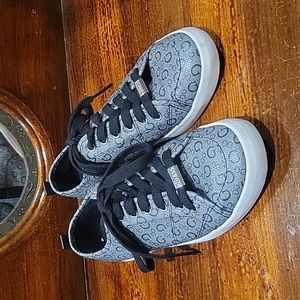 Guess Black & Grey Tennis Shoes Sneakers sz 7